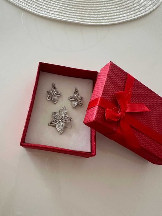 Сребърен комплект- чисто нов със сертификат