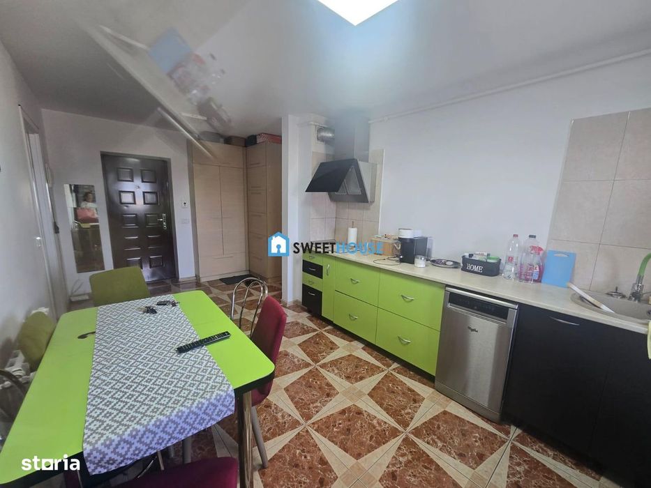 Apartament cu trei camere renovat zona Campului