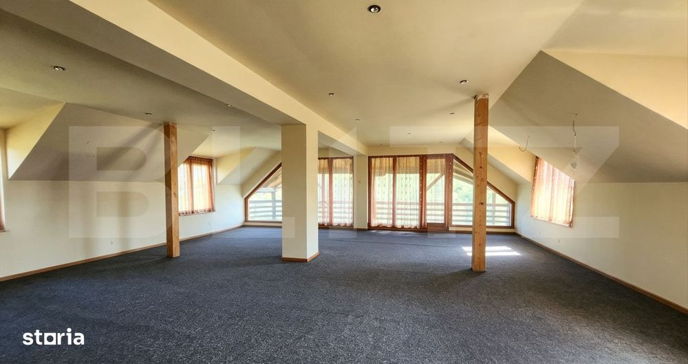 Apartament cu 3 camere, 80 mp, 3.000 mp teren, zona Reghin