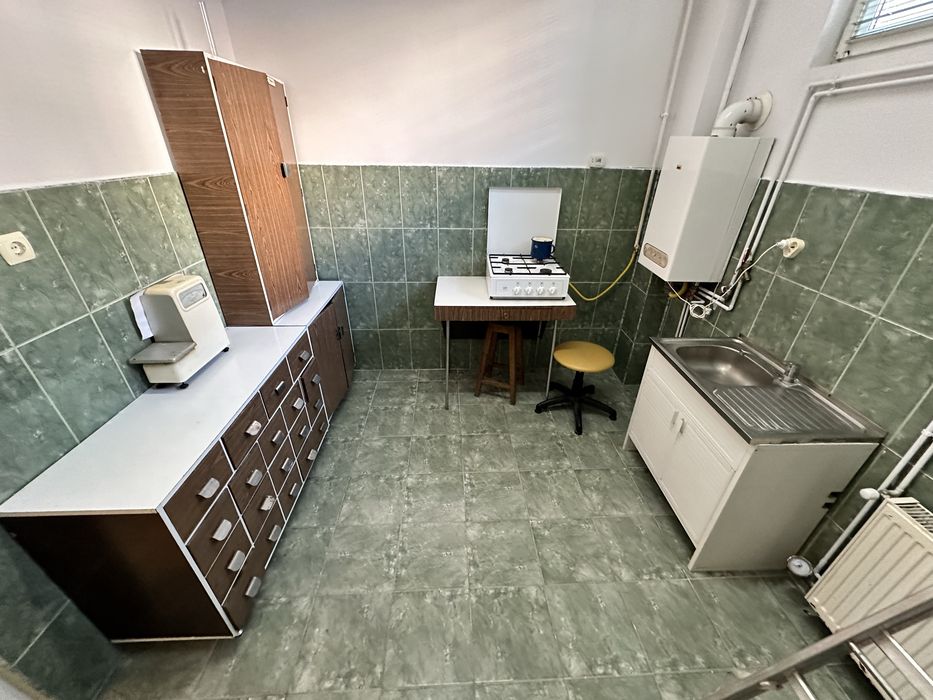 Ofer spre inchiriere spatiu comercial / Micro 16 / Str Lalelei