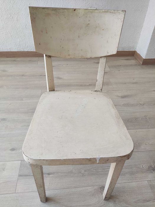 Стара здрава кухненска маса и столове