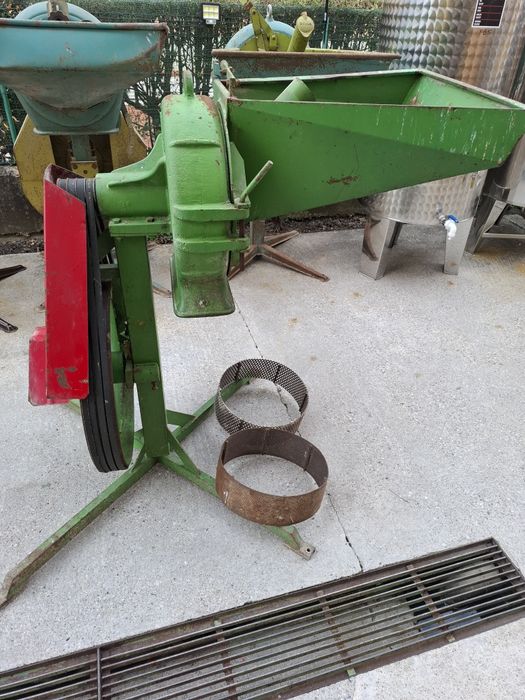 Moară actionata de cardan