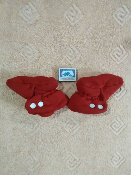 Майки, кофточки, тапочки детские, колпачок с НГ, 6 шт