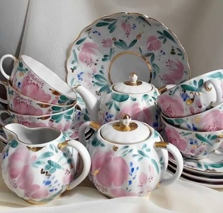 Сервизы винтажные.