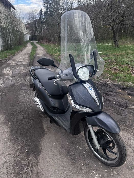 Scuter Piaggio Liberty S 50