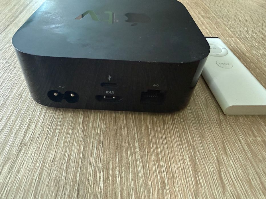 Продавам Apple TV