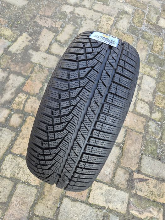 O bucată 225/50 R17 M+S iarnă - una  Pirelli Fulda Vredestein Sailun