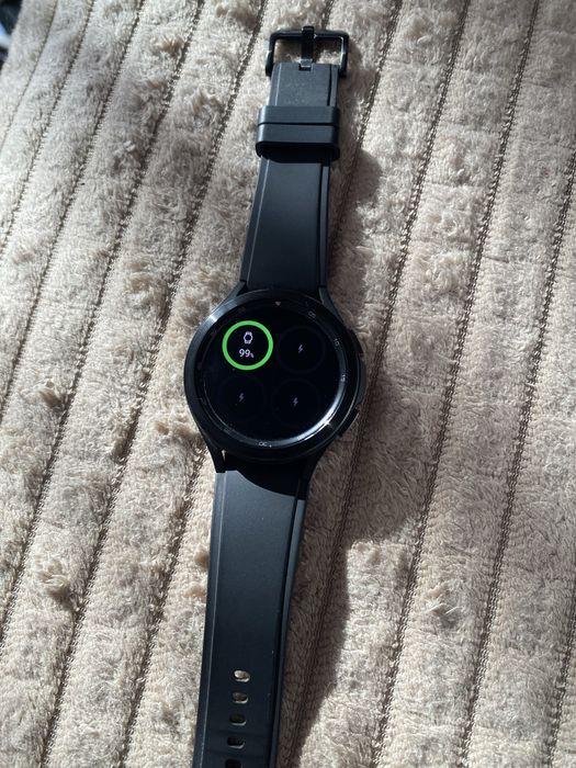 смарт часы Samsung galaxy Watch 4