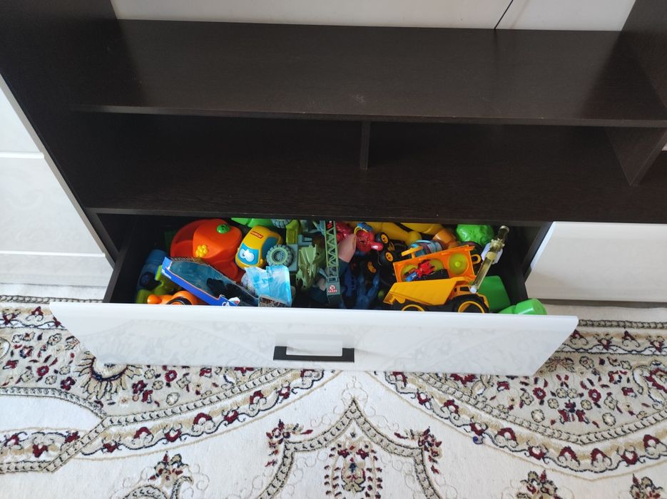 Горка, стенка сатылады