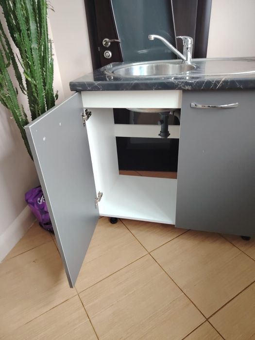 Продам кухонную тумбу мойку