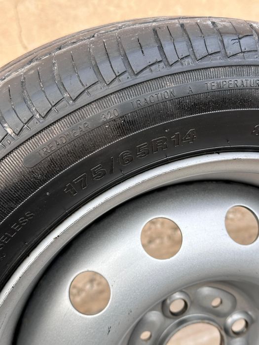 Продается Шины с диском