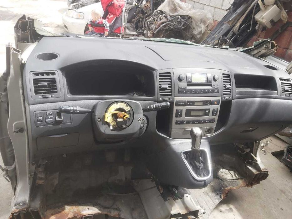 запчасти на toyota corolla verso