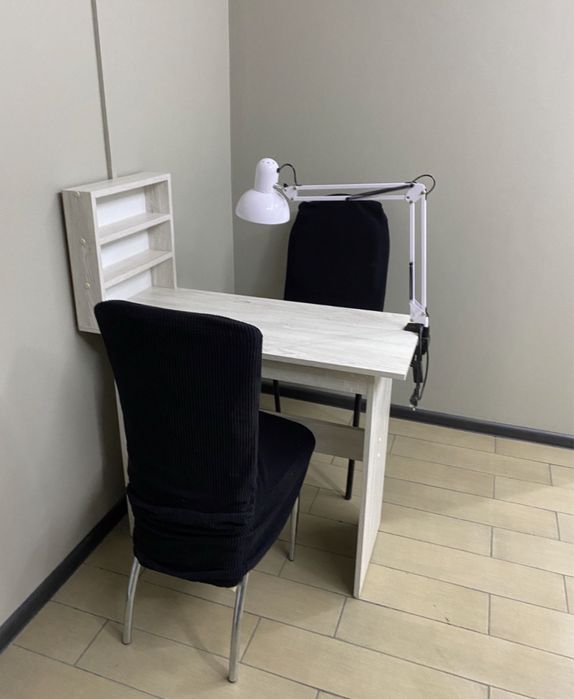 Маникюрный стол в салоне красоты аренда