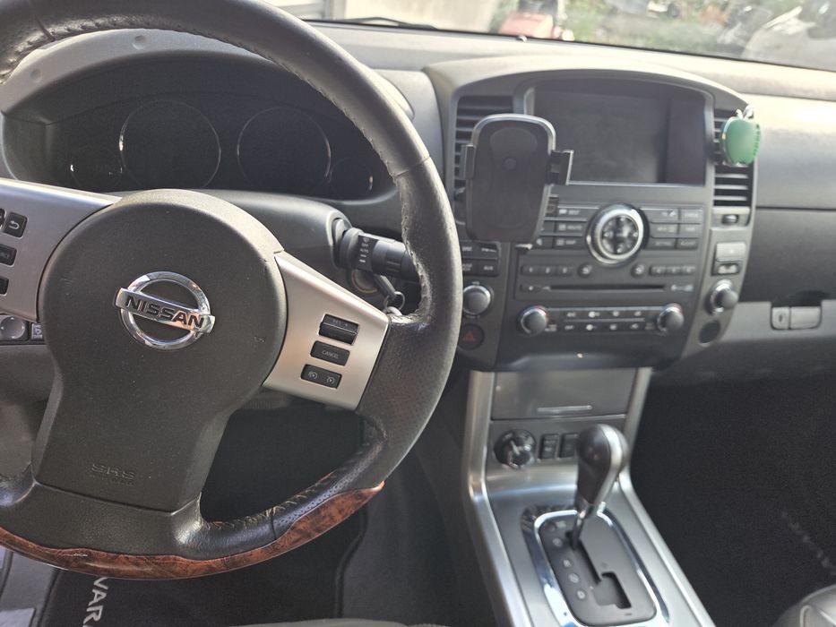 Nissan Navara 3.0 V9X 2011 Autoutilitara V6