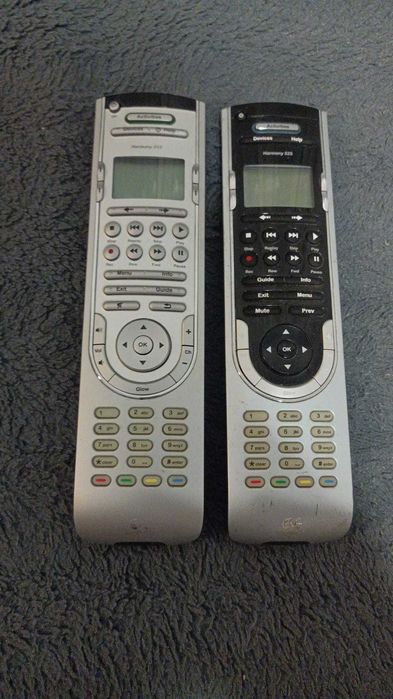 Telecomenzi universale Logitech Harmony 515 și 525 , Hub – Ecran LCD