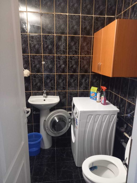 Se inchiriaza Apartament 3 camere in zona linistita complet utilat