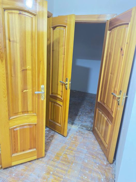 6 та эшик сотилади размерлари стандарт 60/210 размерлари