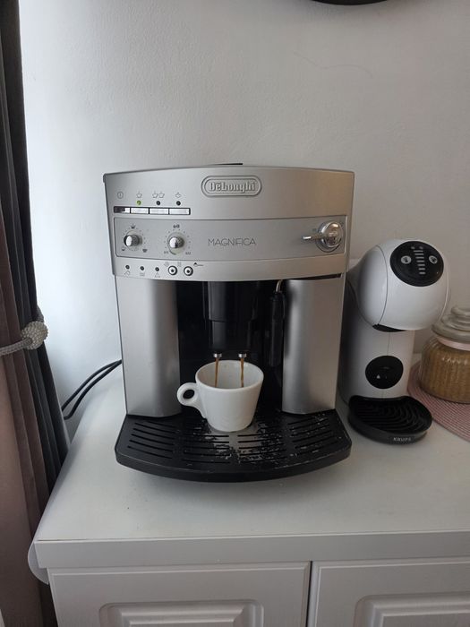 Espresor automat Delonghi