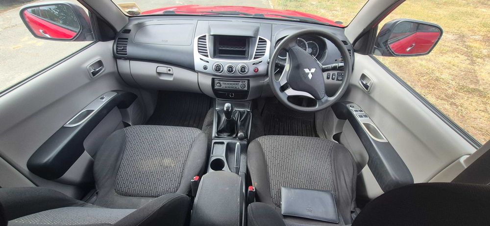 Mitsubishi L200 TROJAN 2.5 diesel 2012