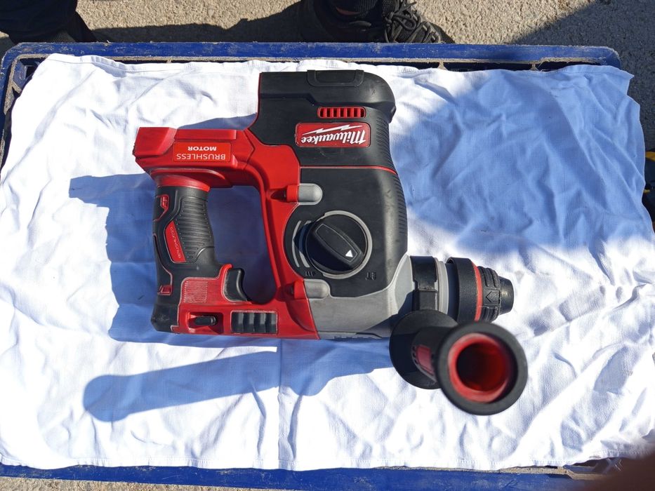 Пълен комплект Milwaukee M18 - 5 машини, 4 батерии 5.0Ah и зарядно