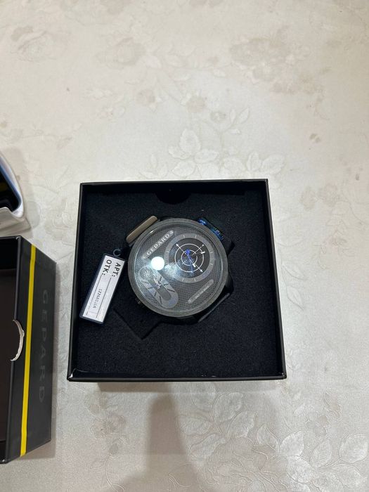 Продаю новые часы в коробке