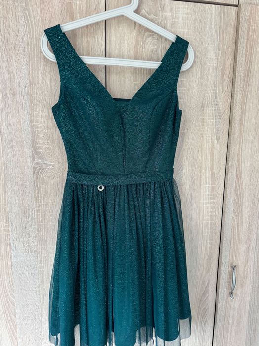 Зелена рокля, не е обличана