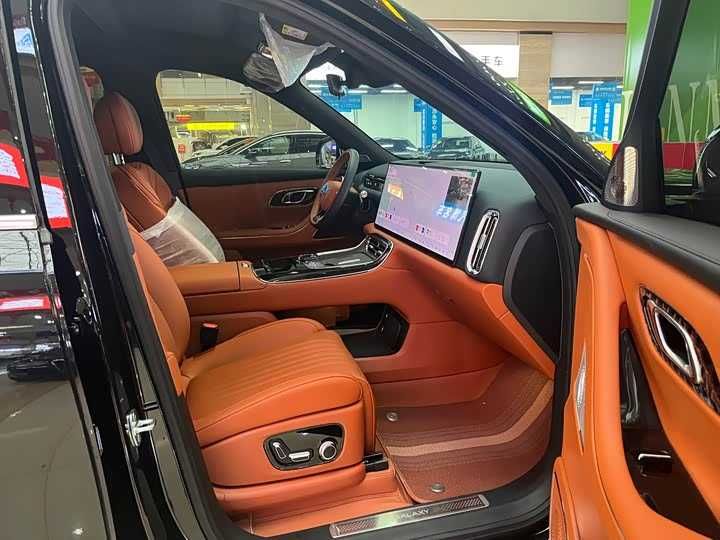 Geely Galaxy M9 2025 — 230 km 2WD Explorer Edition