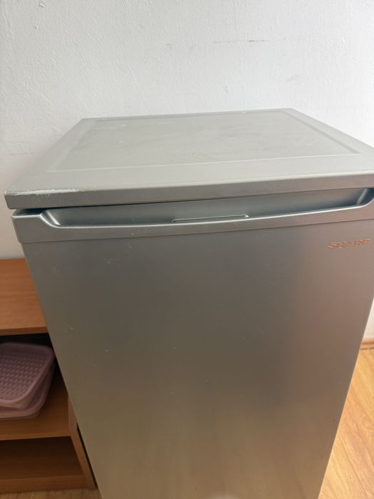 Frigider cu o usa sharp