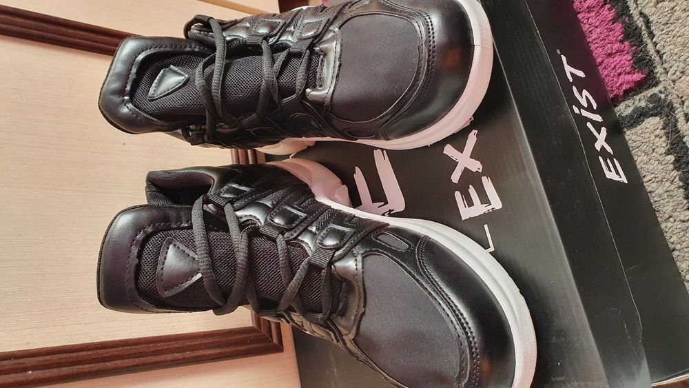 Vand adidas noi nr 39