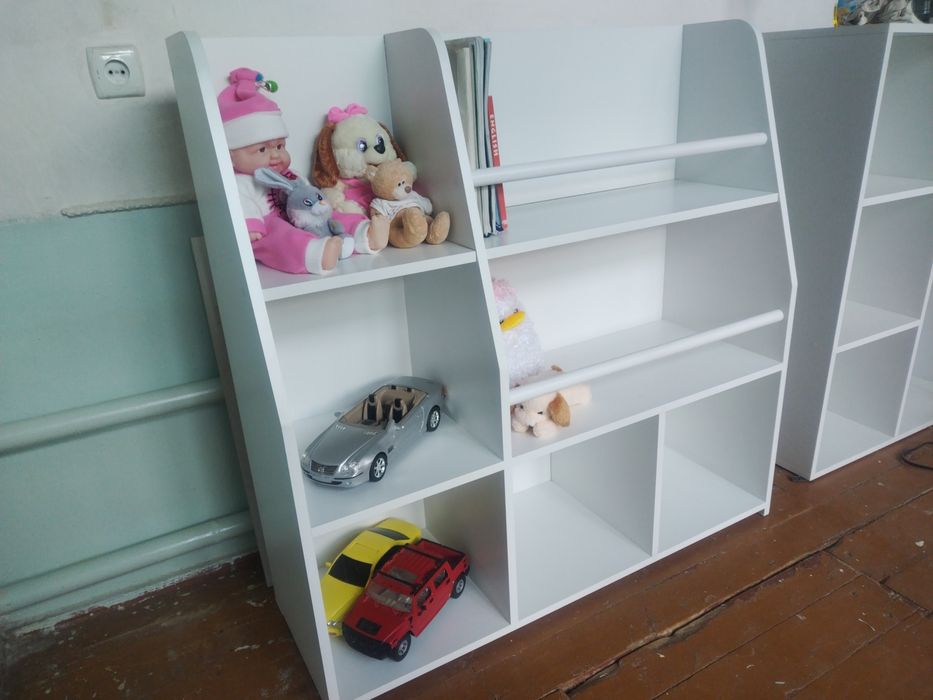 Стеллаж для игрушек и книг детей