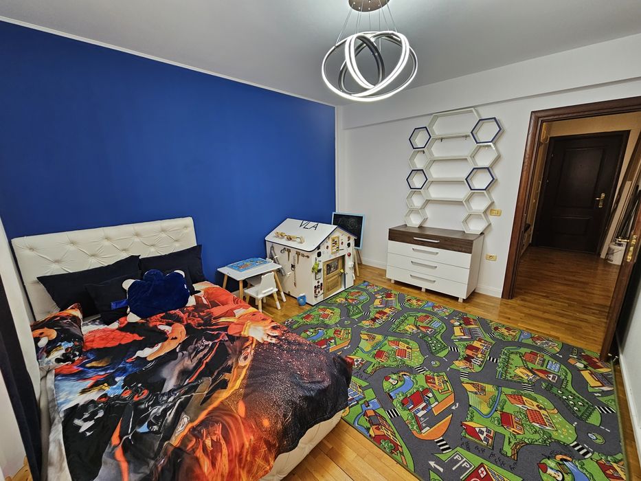 Închiriez Apartament 3 camere 80mp