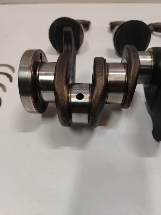 Arbore Vibrochen piston Pistoane Pompa ulei 1.4 TSI CAX CAXA CAXC Golf 6 Golf 5 Jetta Touran A3 Octavia 2 Altea 03CBF