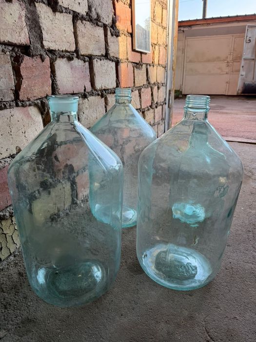 Продам стеклянные бутыли