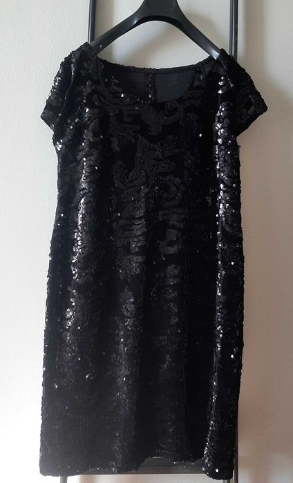 Платье нарядное с пайетками 48 размер