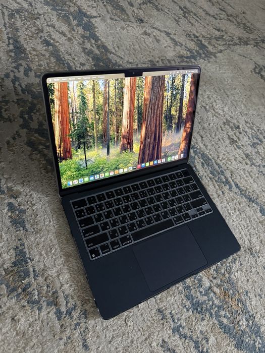 Продам MacBook Air M2 (2022)