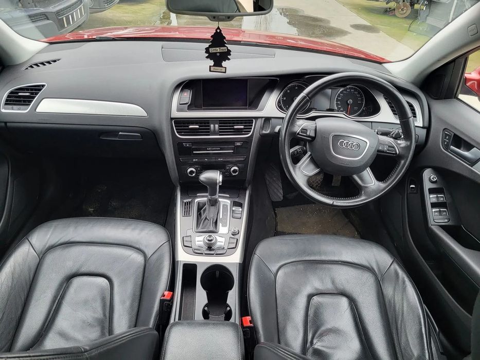 Dezmembram Audi A4 B8.5 2.0 CGLC automat Bara fata / Capota/ Far