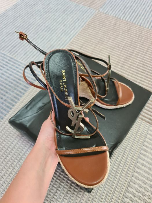 Продам женскую обувь