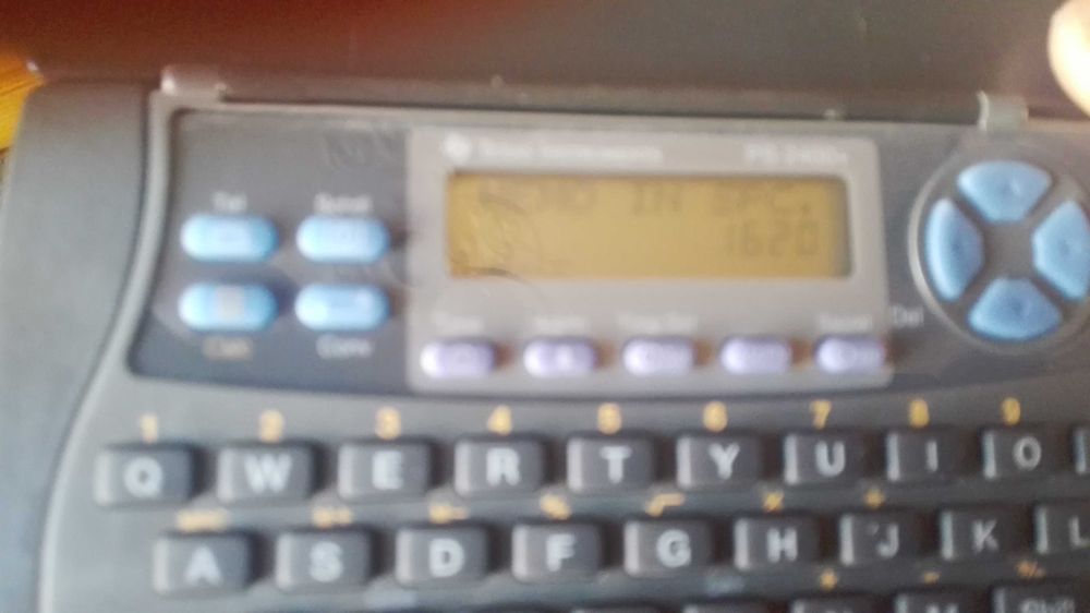 Стари -  ютия , органайзер и ел. самобръсначка.