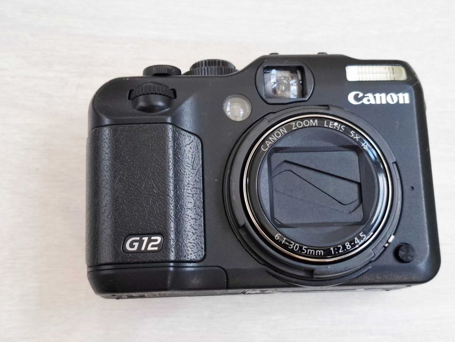 Canon PowerShot G12 10MP Digital Point & Shoot Camera