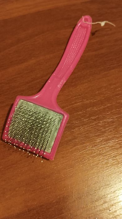 Продам комбез  и расчёски для собаки