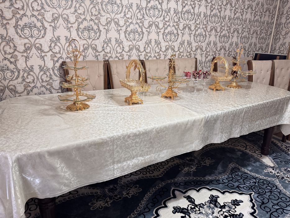 Стол новый  качественный