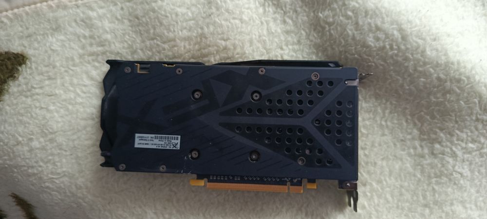 Vând placa video rx570