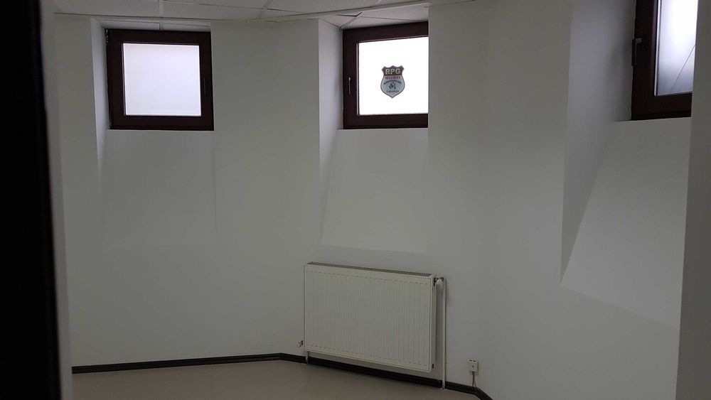 Cotroceni spatiu comercial / apartament 5 camere, 106mp, 2 bai, centrala, fara Risc, fara legea 112, Loc Parcare, demisol inalt