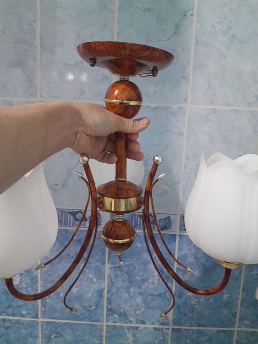 Продам люстру тюльпан