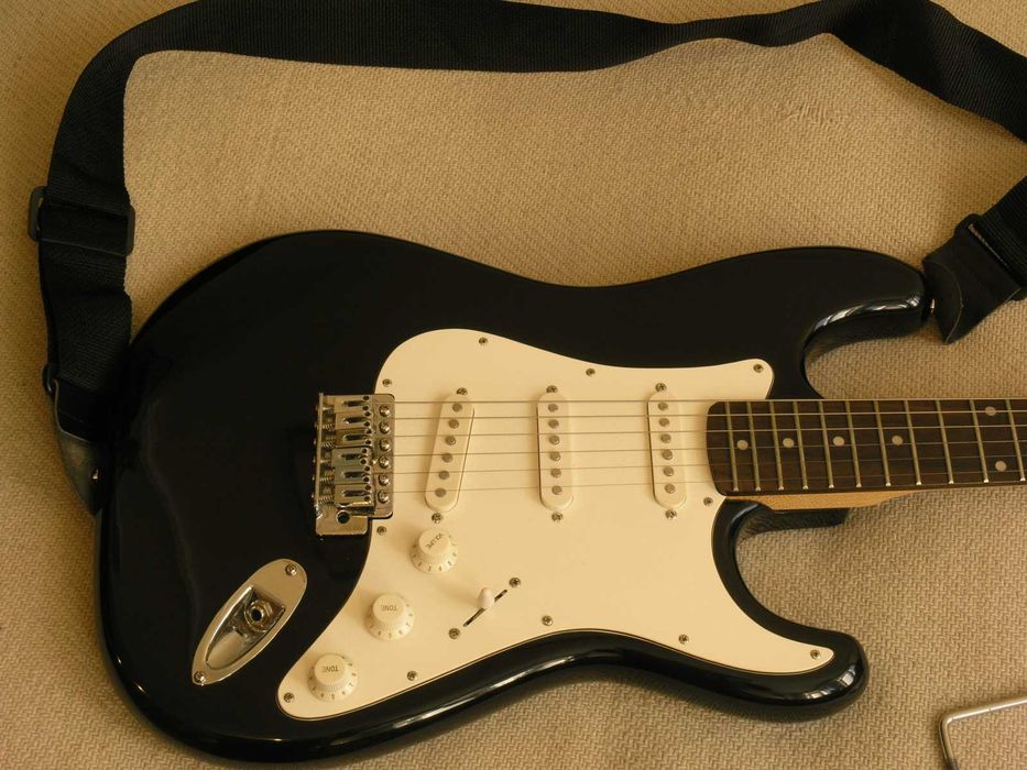 Китара с мек калъф , много добро състояние