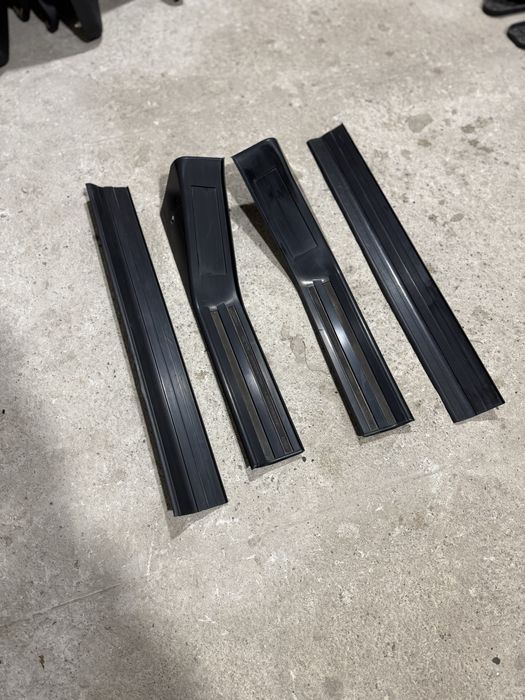 Накладки (Порожки) на BMW e36