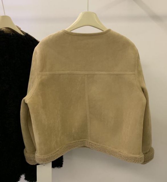 Дубленка женская.