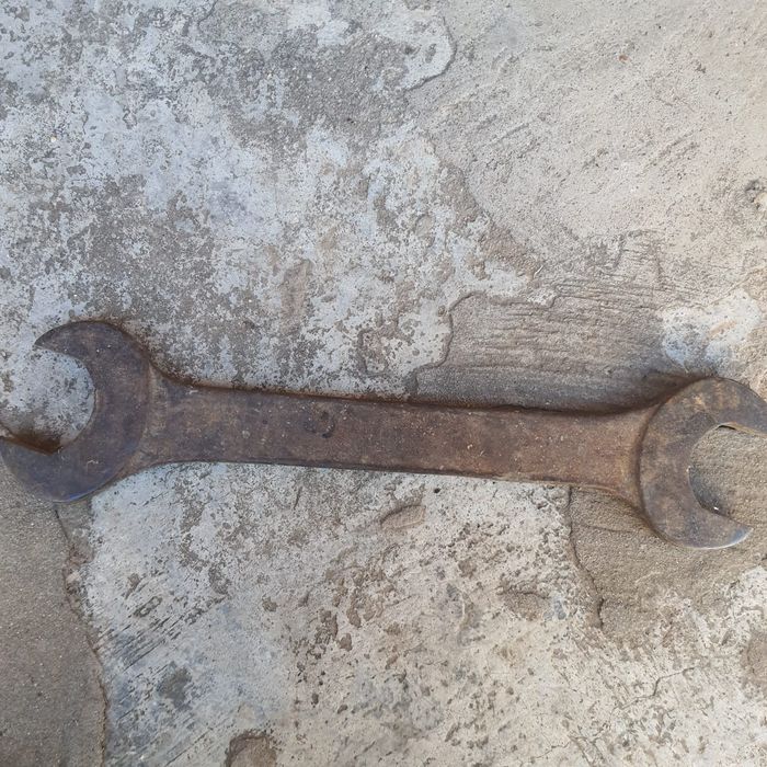 Голям гаечен ключ 50-55.От стария материал