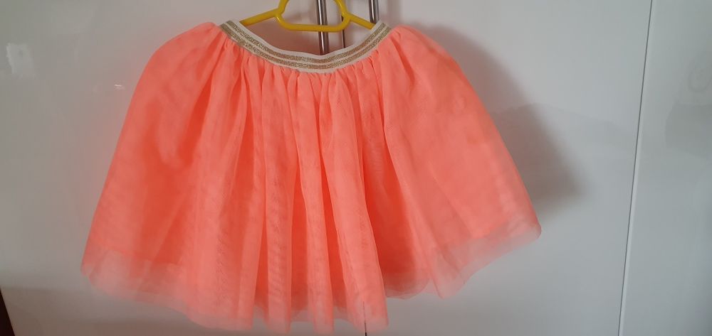 Vând fusta tul roz neon fete 6-8 ani H&M