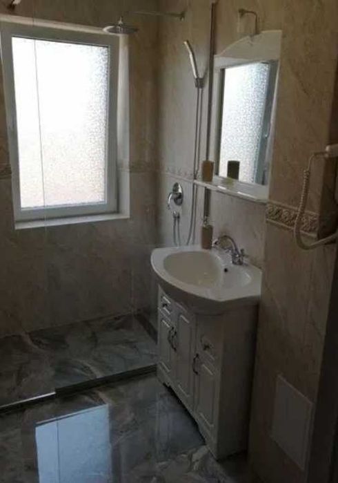 Дава се под наем Двустаен апартамент в Бургас, Лазур - 70 кв.м за 229.5 € - Снимка #4